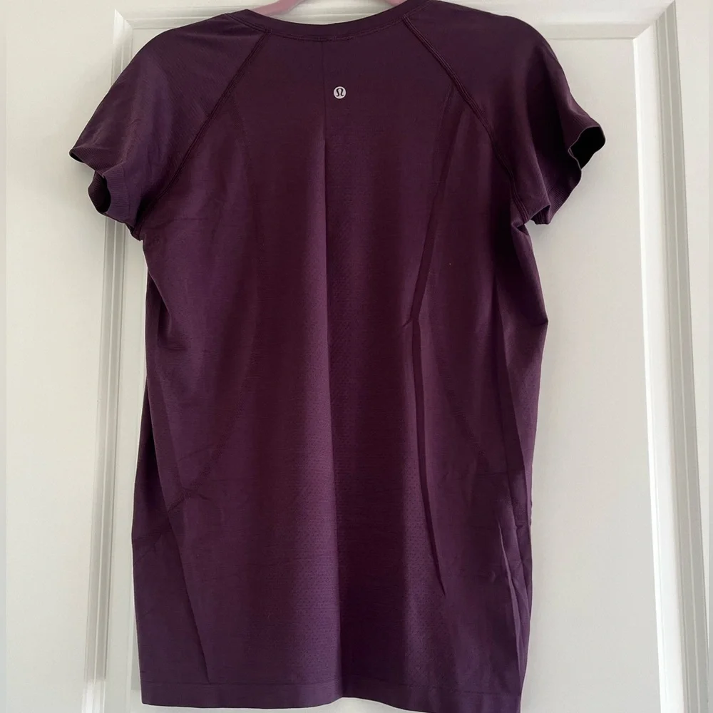 Lululemon Swiftly Tech Dark Purple Short Sleeve Top Women’s Size 8